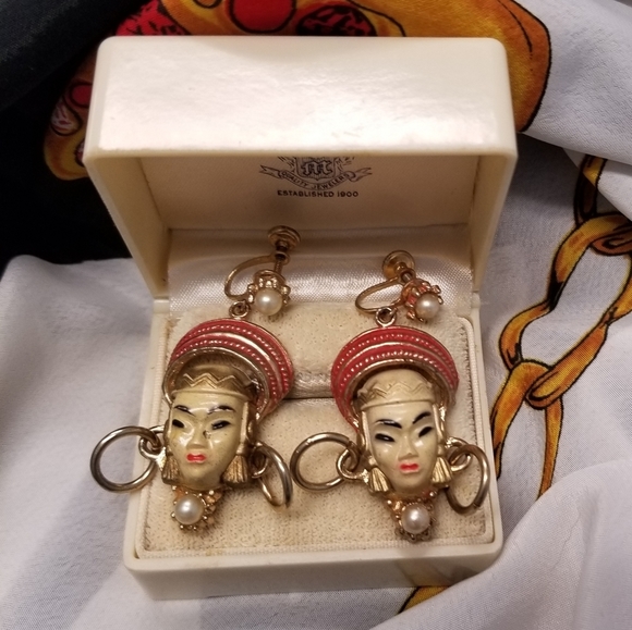 Selro Selini Jewelry - Selro Selini Asian Princess Collectors Earrings